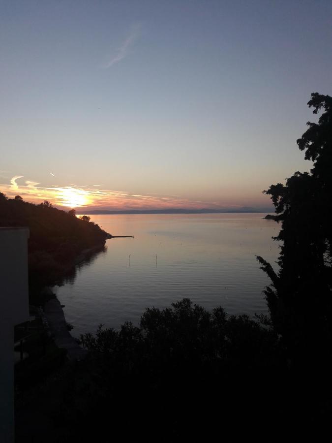 Apartment Riko - Accomodation "With" The Adriatic Sea Kampor Exterior photo